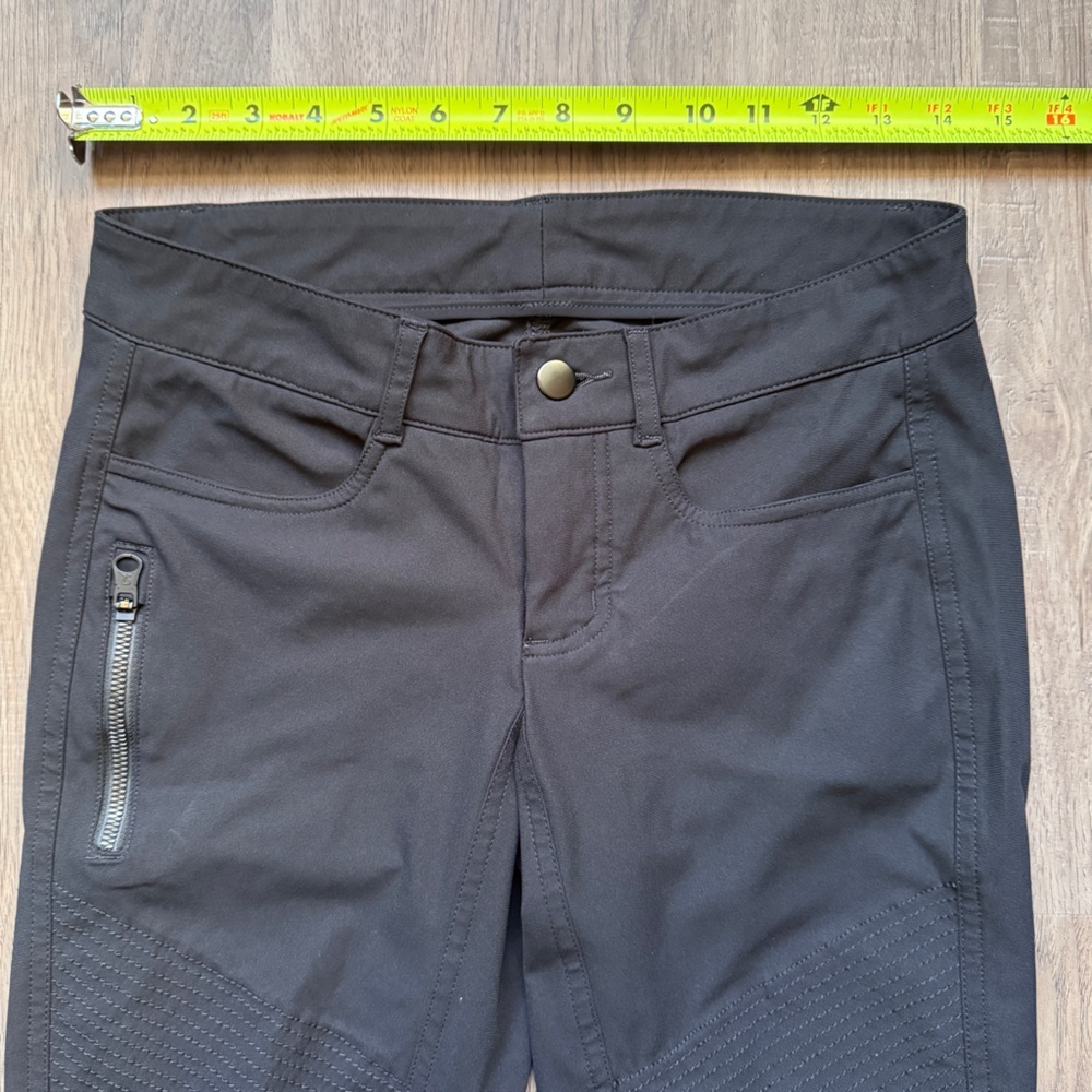 Lululemon Bust A Move Women's Pants - Estimated Size 2 - Picture 11 of 16